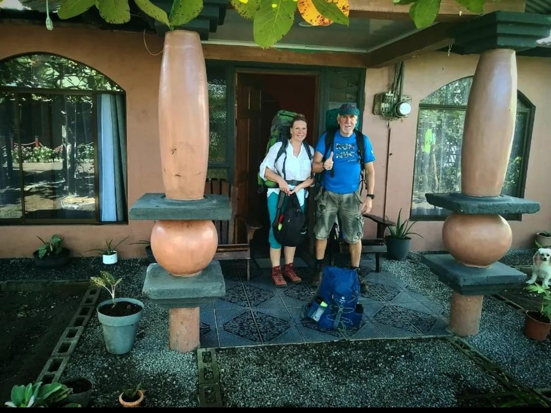 Micheck Beach House Tortuguero Bagian luar foto