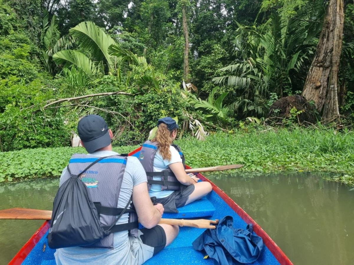 Micheck Beach House Tortuguero Bagian luar foto