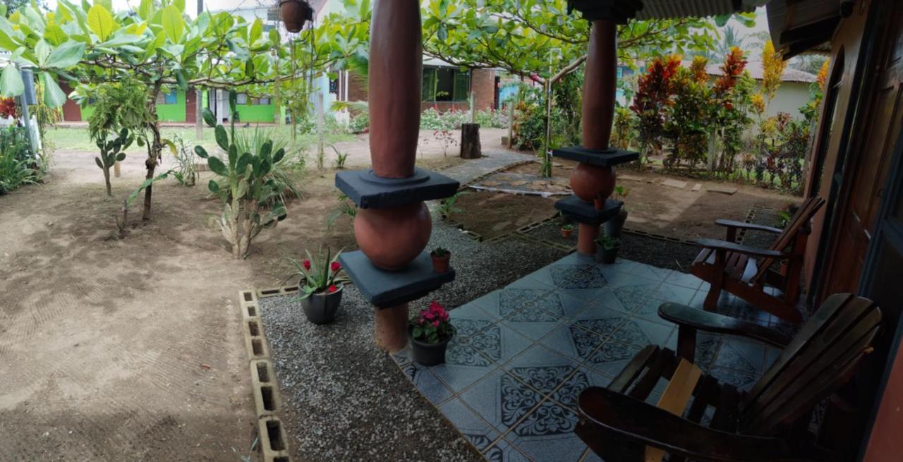 Micheck Beach House Tortuguero Bagian luar foto