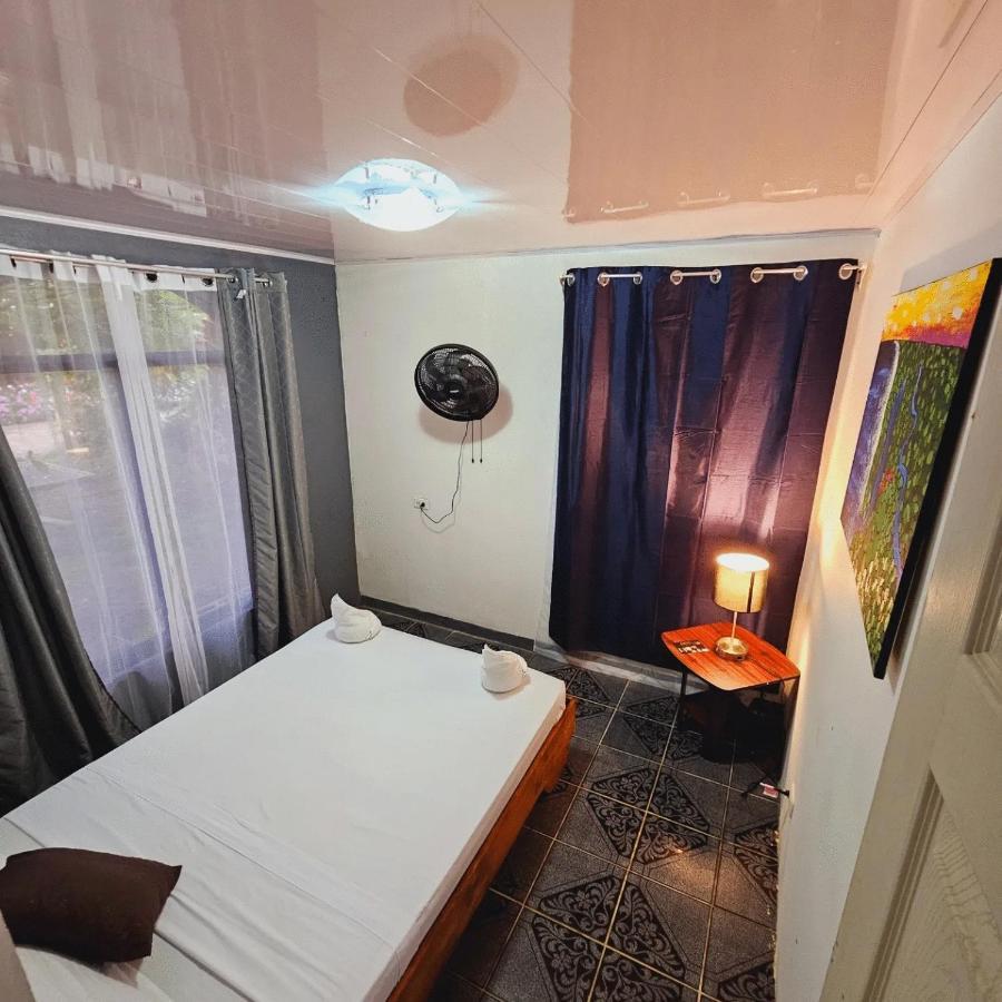 Micheck Beach House Tortuguero Bagian luar foto