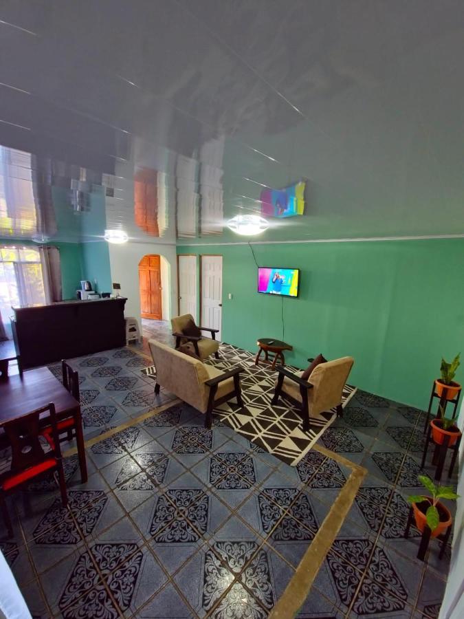Micheck Beach House Tortuguero Bagian luar foto