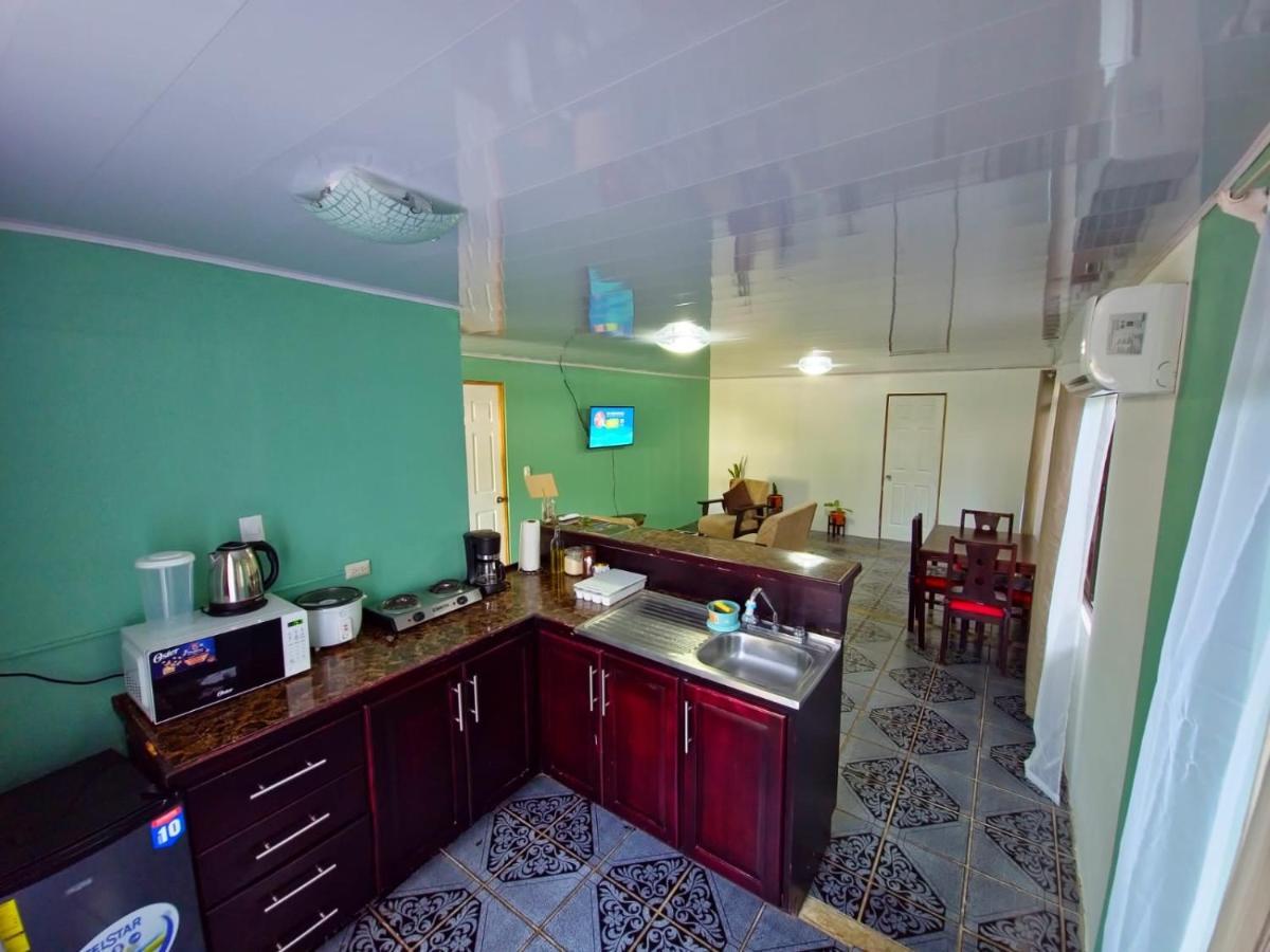 Micheck Beach House Tortuguero Bagian luar foto
