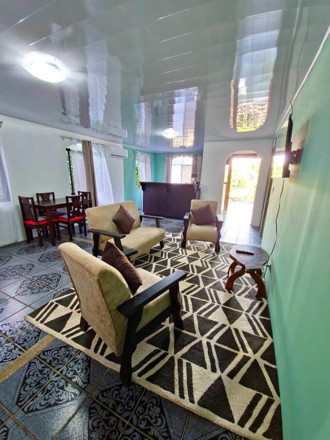 Micheck Beach House Tortuguero Bagian luar foto